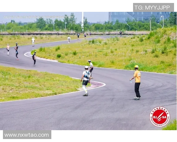 重庆滑板队在马拉松大满贯中的节奏表现分析与点评